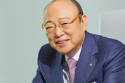 김승연 한화 회장 亞 비즈니스 매거진 '아시아 매뉴팩처링 리뷰' 전면 장식