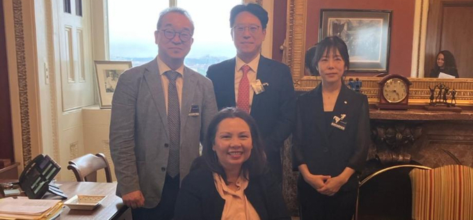정인섭 한화오션 사장, 美 덕워스 상원의원과 회동…수송선·보조함대 협력방안 논의