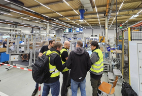 두산로보틱스, BSH 방문…유럽 협동로봇 수주 기대감?