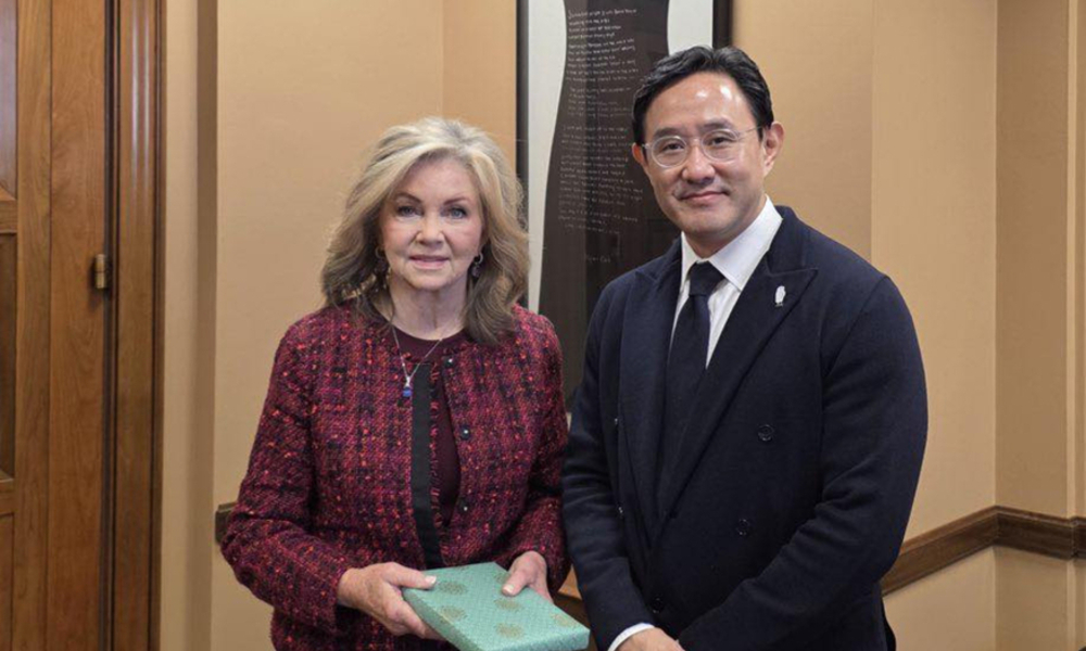 최윤범 고려아연 회장, 테네시 주지사 출마 선언한 '친트럼프' 美 의원과 회동