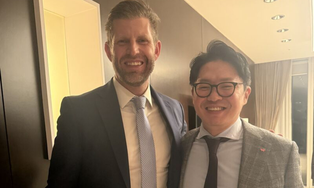 'SK家 3세' 최성환 사장, 트럼프 차남과 '워커힐 깜짝 회동'…AI 넘어 호텔 신사업까지 구상?