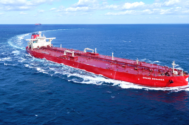 "기름값 인상 막아라" 트럼프 행정부 "유가 인상 막기 위한 모든 옵션 검토"