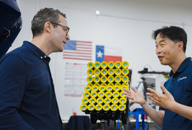 쿠팡, AI 스타트업에 1200억 투자…'로켓배송' 넘어 'AI 물류' 선점