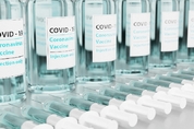 화이자·모더나, 코로나 백신 이상 반응 연구 나선다