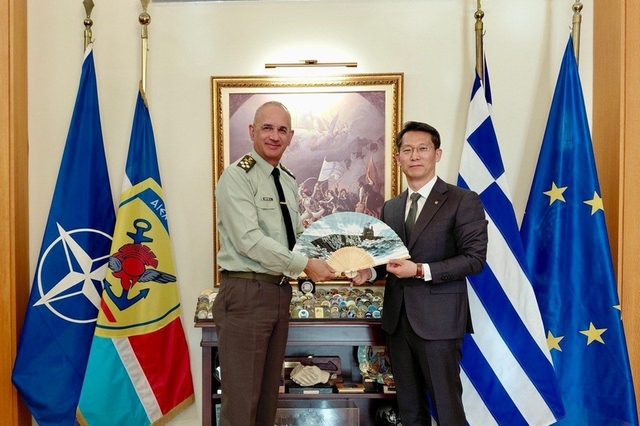 한화오션, 그리스 국방참모총장 회동…캐나다·폴란드 이어 잠수함 수출 추진