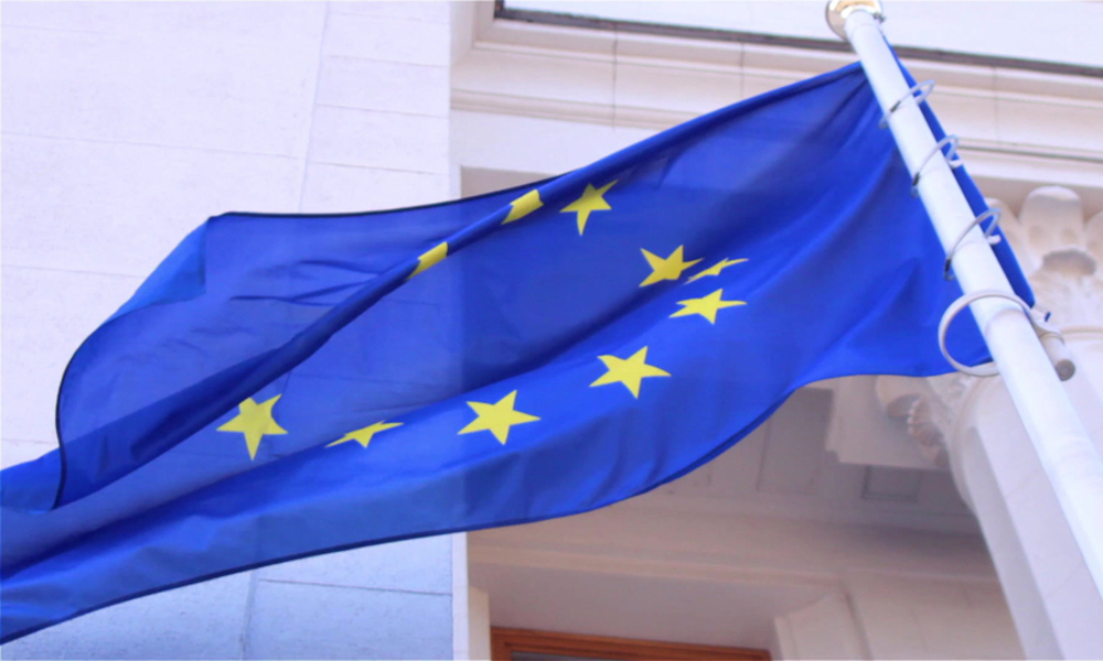 "中 의존도 줄이자" EU, 재활용 배터리·희토류 폐기물 수출 제한