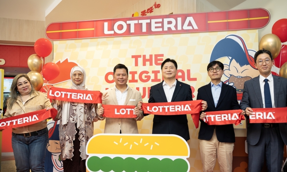 롯데GRS 지휘봉 잡은 이원택 첫 행보는…말레이 롯데리아 1호점 챙기기