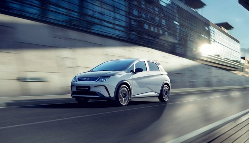 [시승기] 도심에 나타난 중국산 돌고래…2300만원대 전기 해치백 BYD '돌핀'