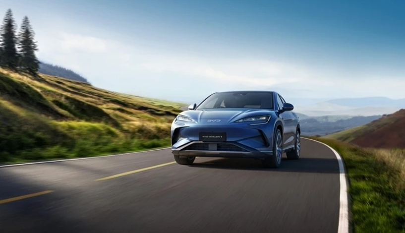 중국 전기차 시장 '찬바람 쌩쌩' 판매량·주가 동시 하락