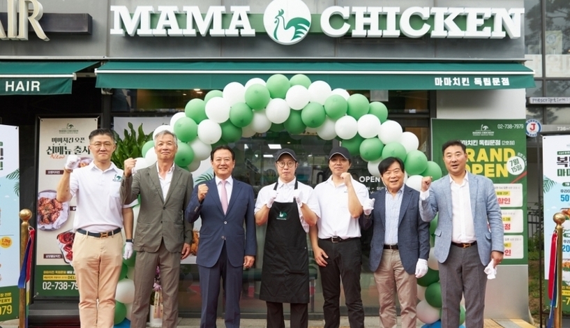 파파존스, 美 300곳 매장 전격 폐쇄…韓 '치킨' 업고 나홀로 성장