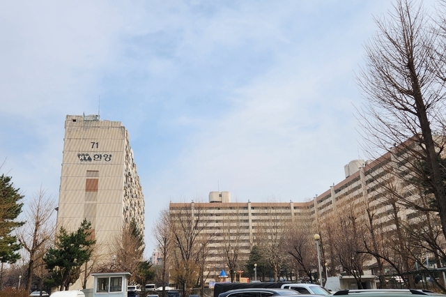 [르포] "압구정 천지개벽 한다는"데 한강 바로 앞 이 동네만 조용하네