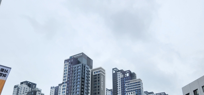 [르포] 확 늘어난 보유세에 강남 아파트 "좀 더 지켜보자"