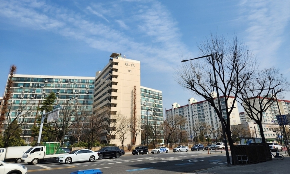 '14조' 압구정 재건축, 본격 드라이브..5월에 시공사 뽑는다