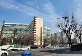 '14조' 압구정 재건축, 본격 드라이브..5월에 시공사 뽑는다