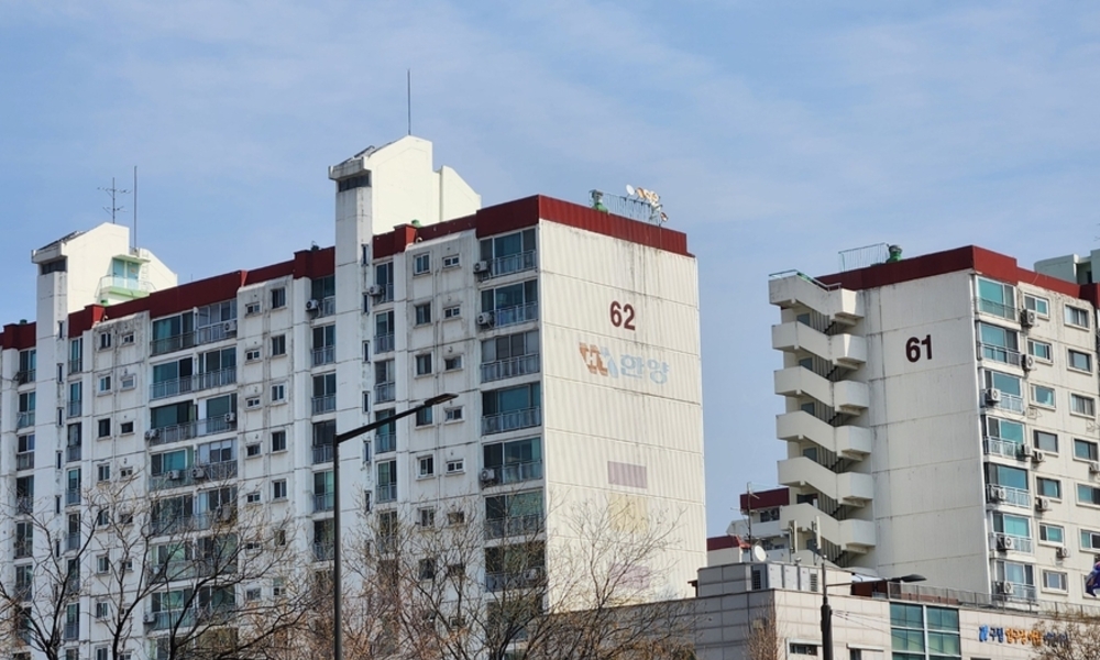 서울시장 선거 앞둔 5월말에 압구정 재건축, 잇달아 시공사 선정