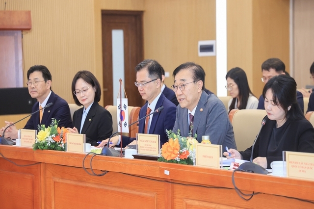 김윤덕 국토부 장관 ”베트남 고속철도 등 인프라 사업 참여 희망”