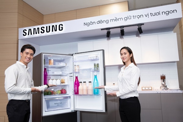[더구루=김영대 기자] 삼성전자가 베트남 호치민에 위치한 가전복합단지에서 상냉장·하냉동 냉장고 신제품을 출시하고 빠르게 성장하는 동남아 프리미엄 냉장고 시장을 공략한다