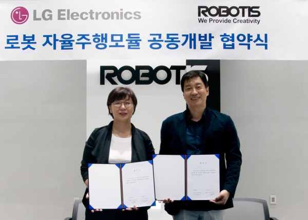LG전자와 로보티즈는 2018년 9월 28일 로봇 자율주행모듈 공동개발 계약을 체결했다 LG전자와 로보티즈는 2018년 9월 28일 로봇 자율주행모듈 공동개발 계약을 체결했다