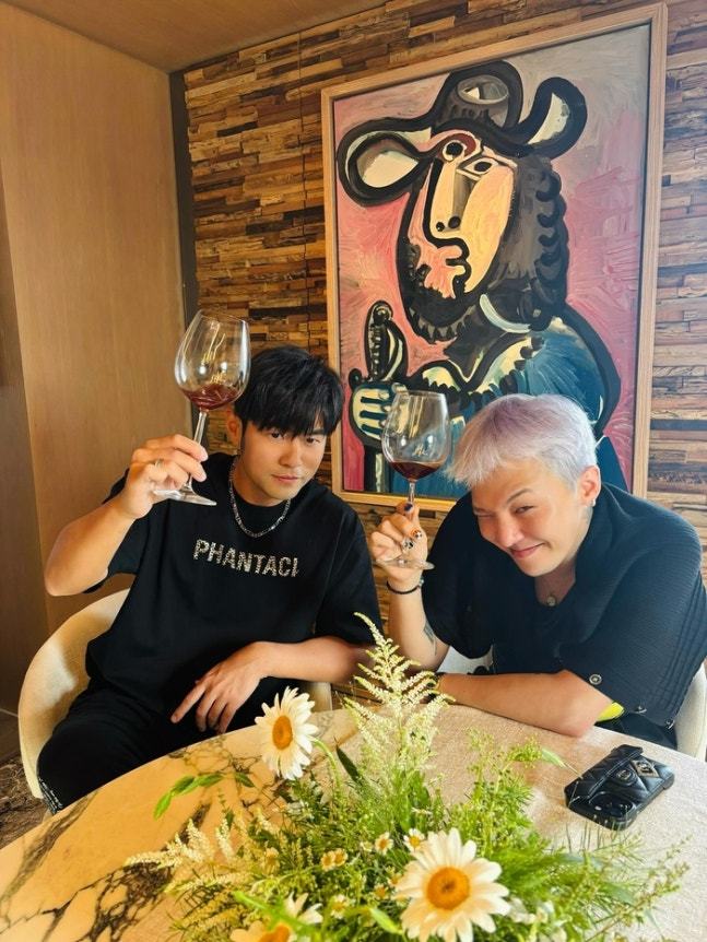 [단독] 지드래곤 소속사 '갤럭시코퍼레이션', 중화권 스타 주걸륜 가족... - 뉴스 썸네일 이미지