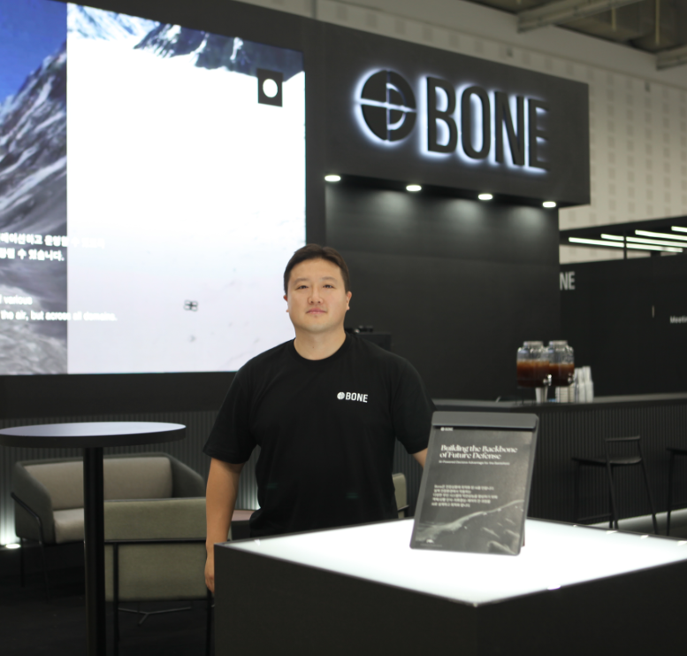 [단독] 코오롱, 토종 전투용 로봇 스타트업 '본AI' 베팅..."피지컬AI 구축... - 뉴스 썸네일 이미지