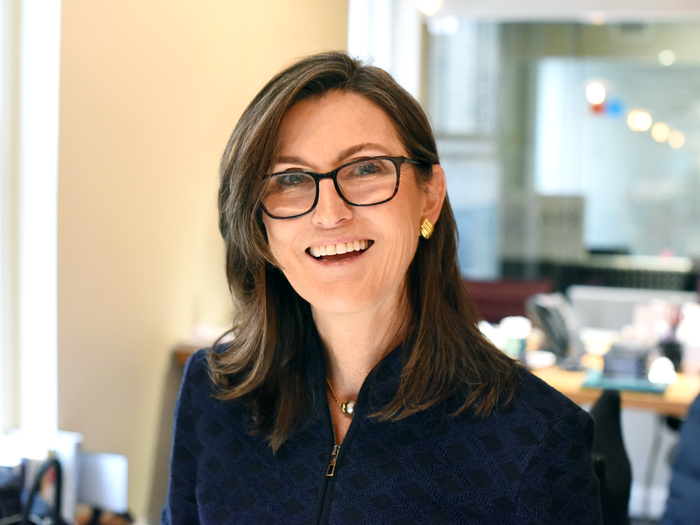 돈나무 언니 캐시 우드, 유럽서 '제2의 오픈AI' 찾는다...비상장 기업 벤... - 뉴스 썸네일 이미지