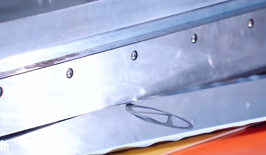 中, '전고체 배터리' 출시 초읽기...韓·美·유럽 추격 속도 - 뉴스 썸네일 이미지